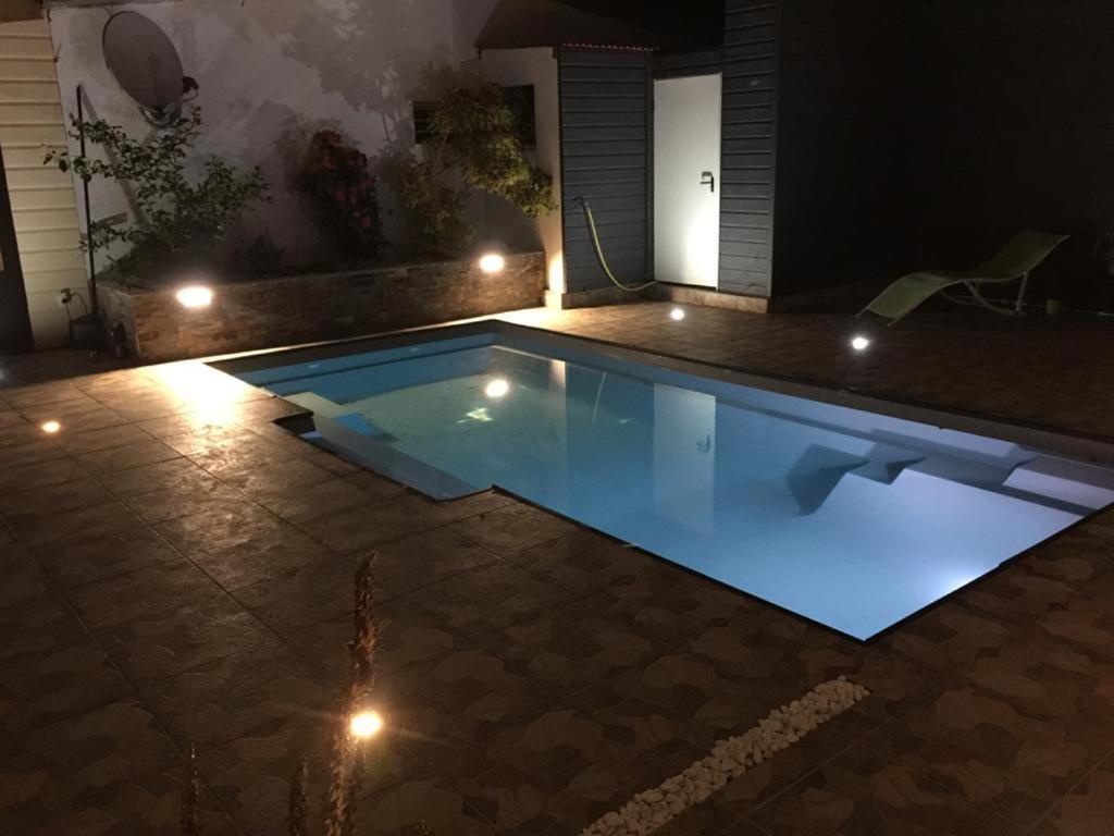 סן-אנדרה Nicole Residence Avec Piscine Chauffee & Jacuzzi מראה חיצוני תמונה