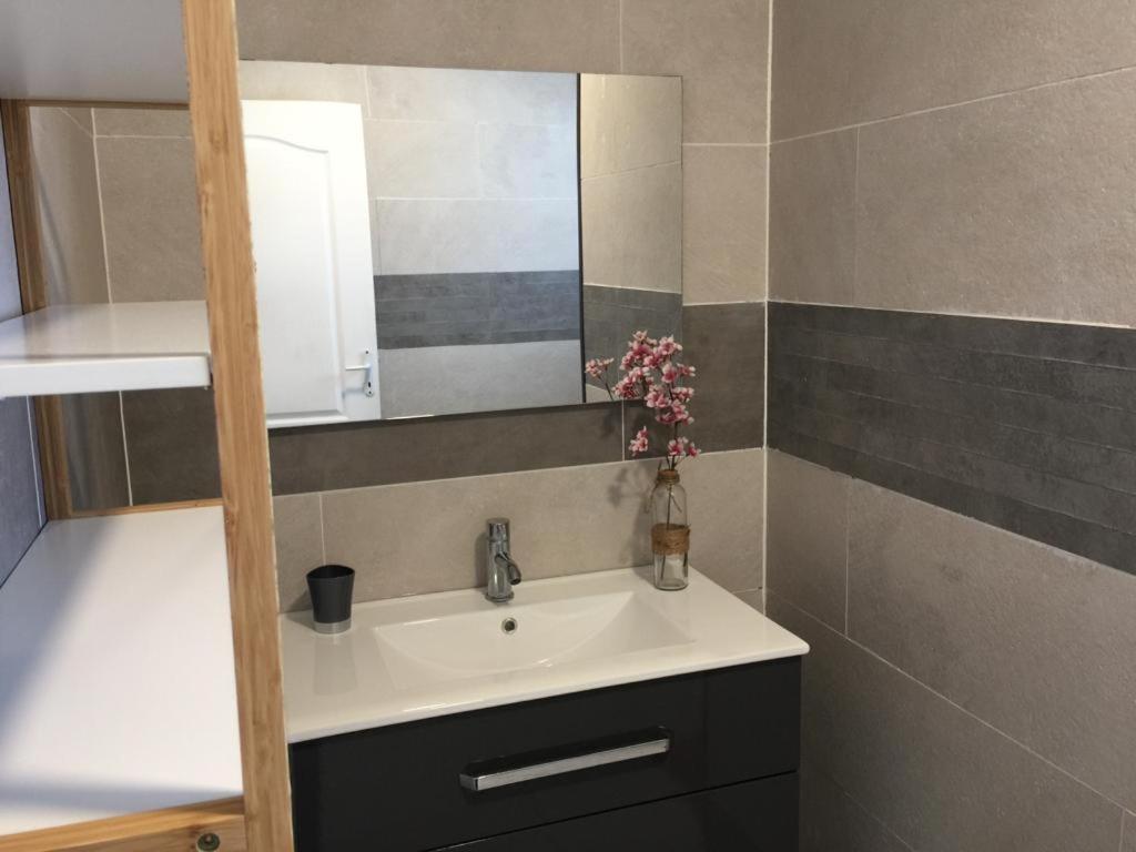 סן-אנדרה Nicole Residence Avec Piscine Chauffee & Jacuzzi מראה חיצוני תמונה