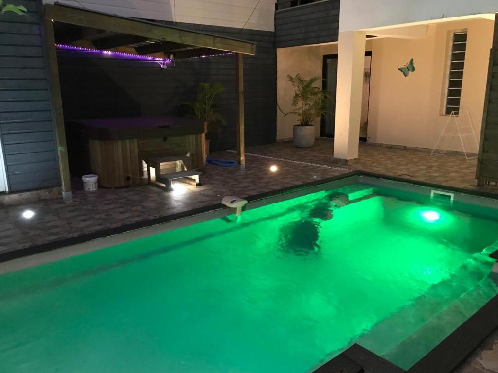 סן-אנדרה Nicole Residence Avec Piscine Chauffee & Jacuzzi מראה חיצוני תמונה