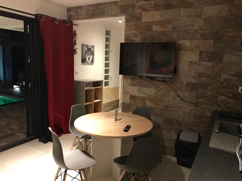 סן-אנדרה Nicole Residence Avec Piscine Chauffee & Jacuzzi מראה חיצוני תמונה