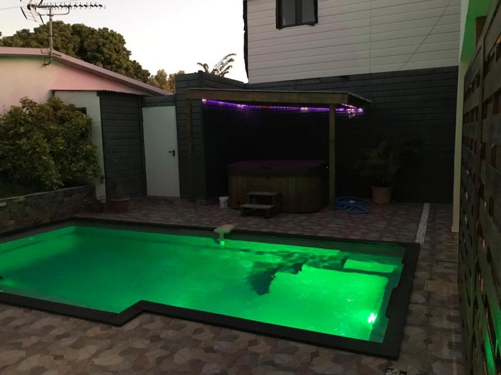 סן-אנדרה Nicole Residence Avec Piscine Chauffee & Jacuzzi מראה חיצוני תמונה